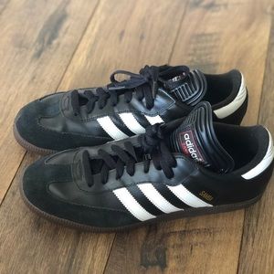Mens indoor soccer shoes